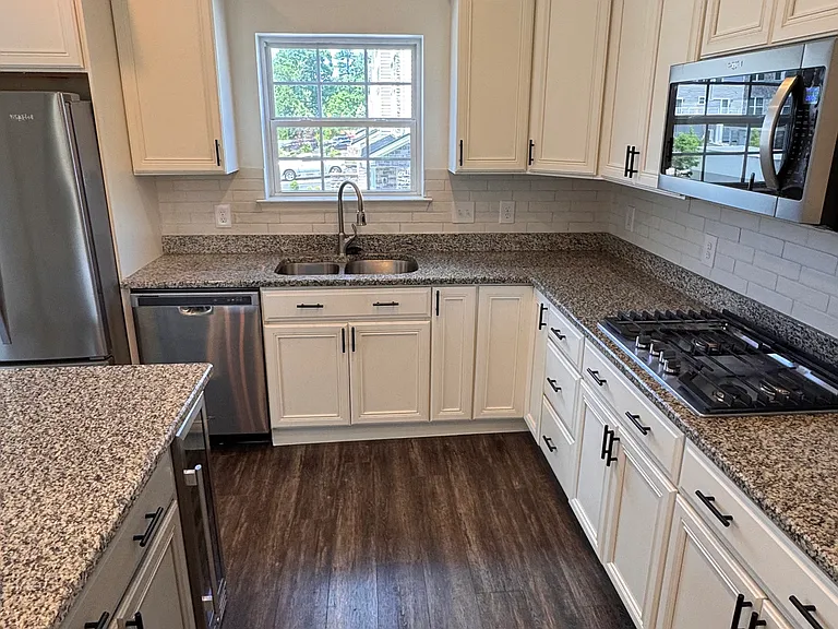 1116 Goddard Way — Photo 11