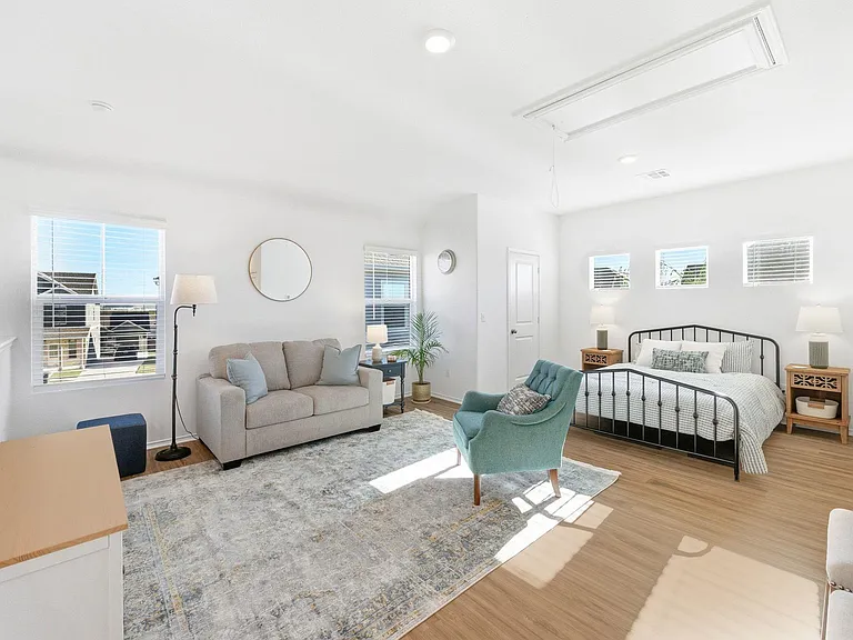 160 Rioja Garage Apartment Kyle Ter #GARAGE — Photo 13