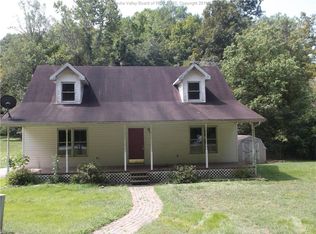 196 Cobb Hollow Rd, Red House, WV 25168