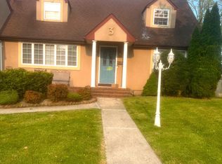 3 Cypress Ave, Oakhurst, NJ 07755
