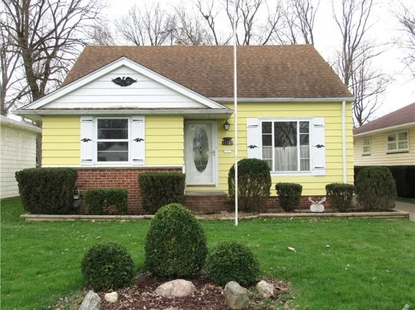 11977 Lawndale Dr, Parma Heights, OH 44130