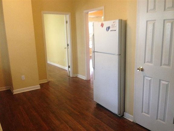 5th image of 1043 Crescent Ave