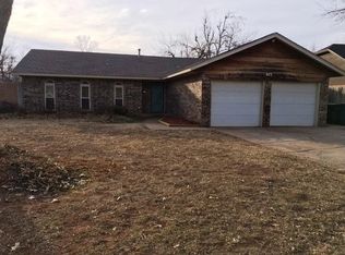 921 Mercury Rd, Edmond, OK 73003