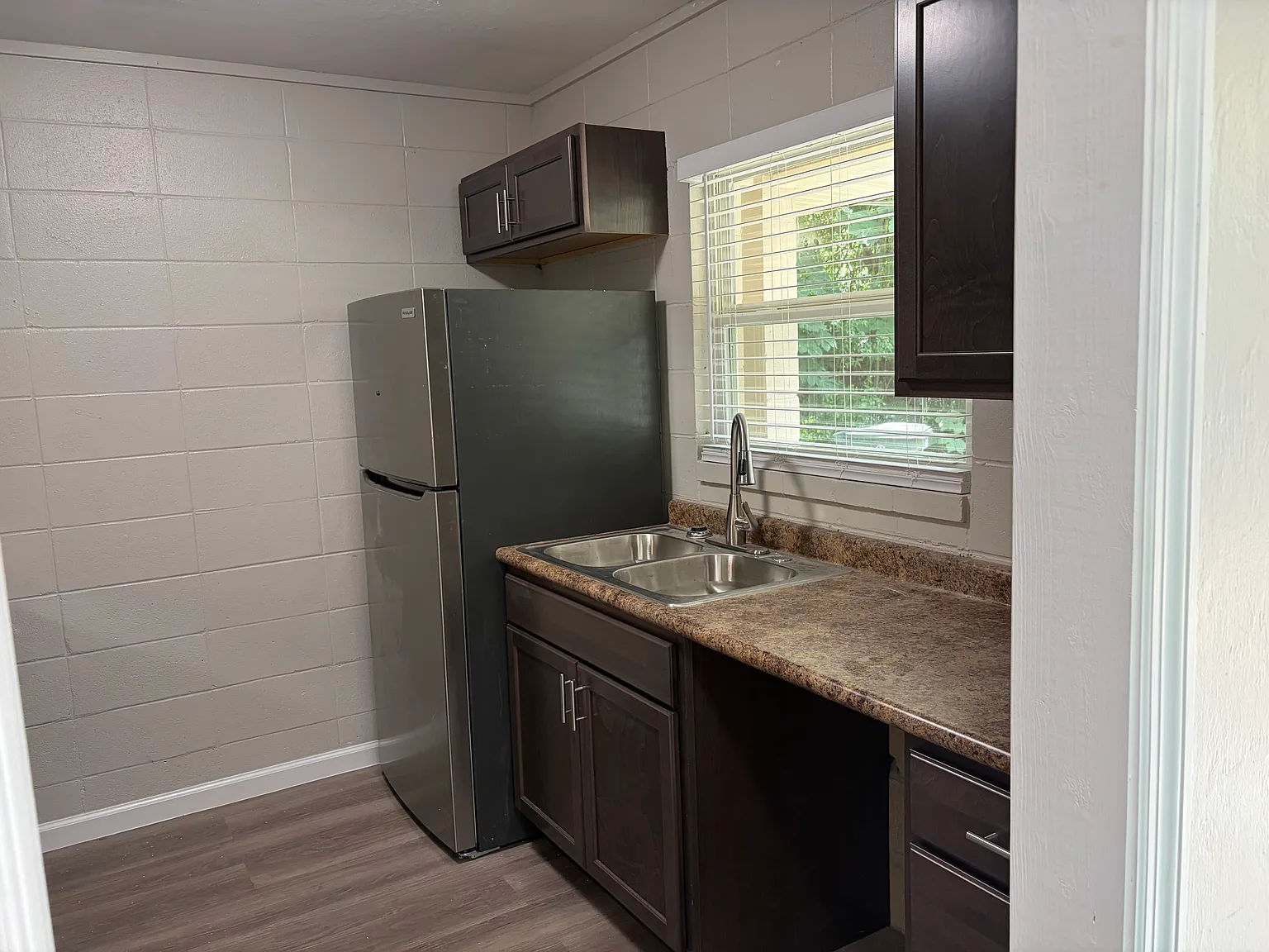 2 bed, 800 sqft, $1,200 — Photo 3