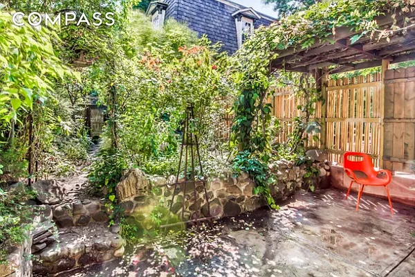 Sold by Compass | media 26