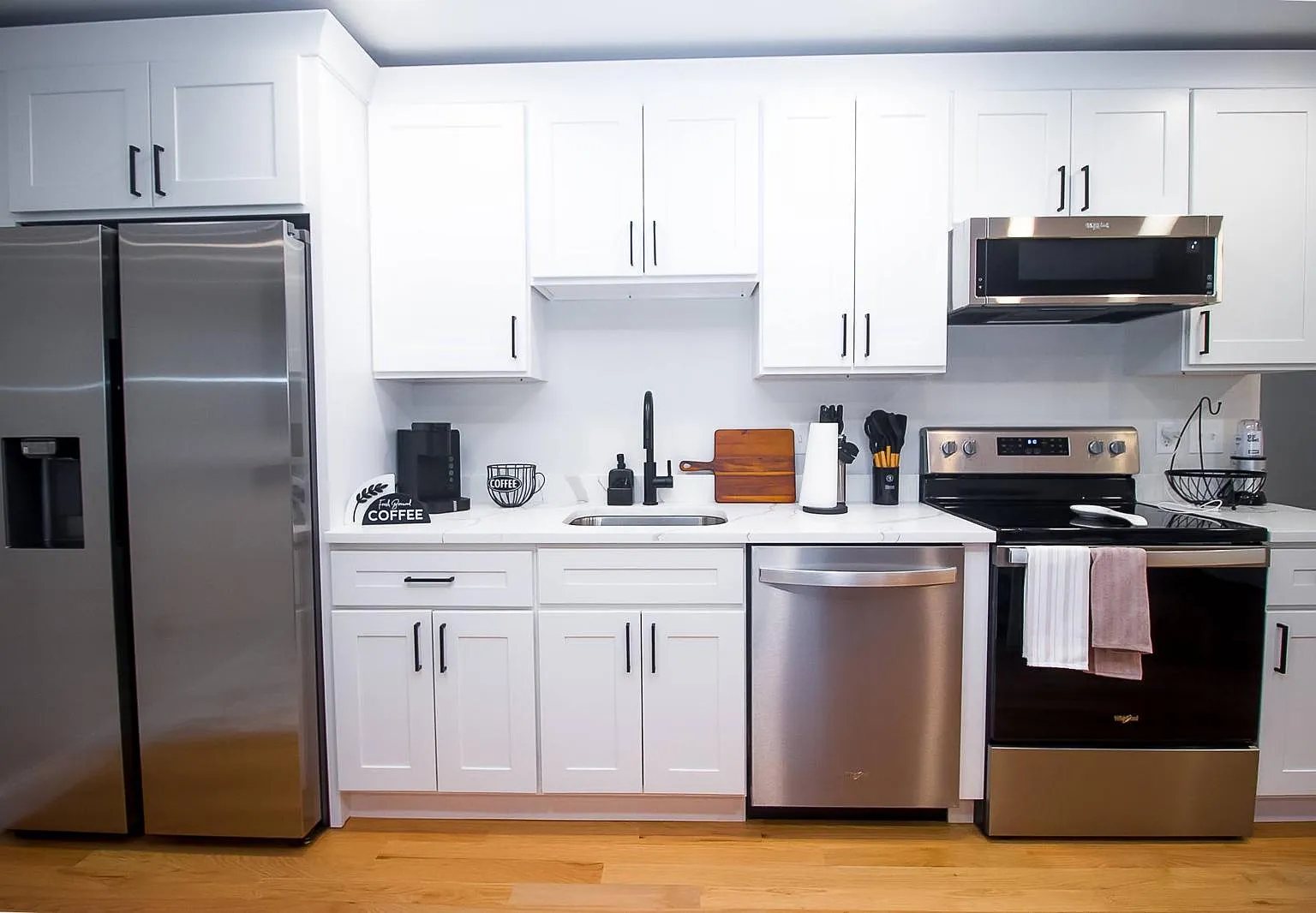 2 bed, 950 sqft, $2,900 — Photo 2