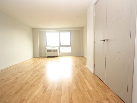 3rd image of 482 Franklin Ave APT 3I