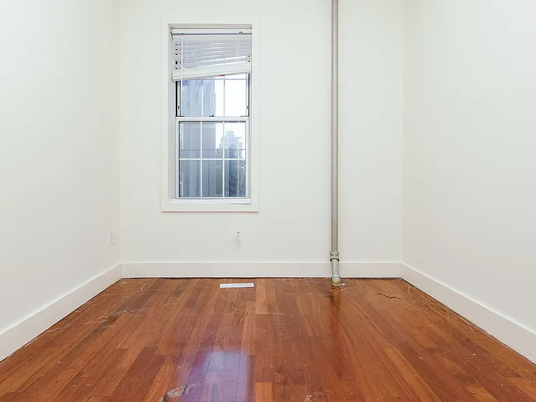 117 S 4th St #13 — Photo 8