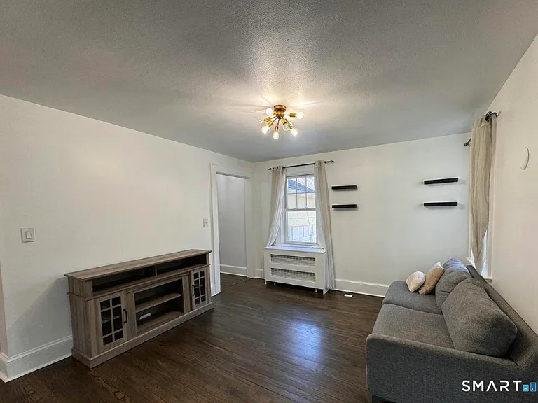 530 River Rd — Photo 2