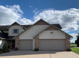 516 River Rd UNIT 2, Columbus, WI 53925