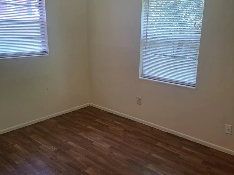3018 E Jefferson St — Photo 9