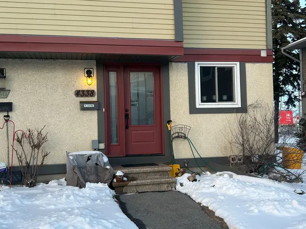 4338 Meadowvale Ln, Ottawa, ON K1B 5A2