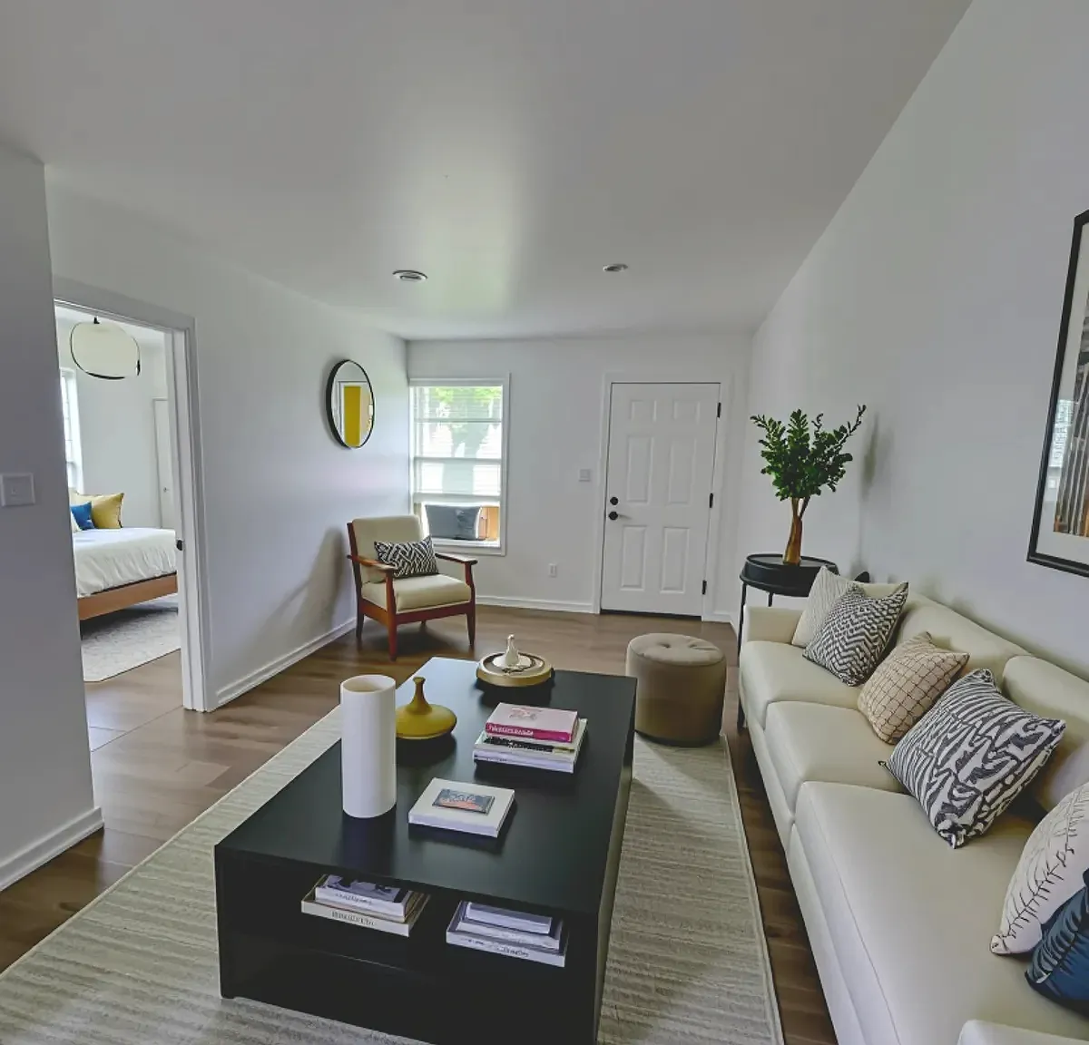 2 bed, 576 sqft, $849 — Photo 1