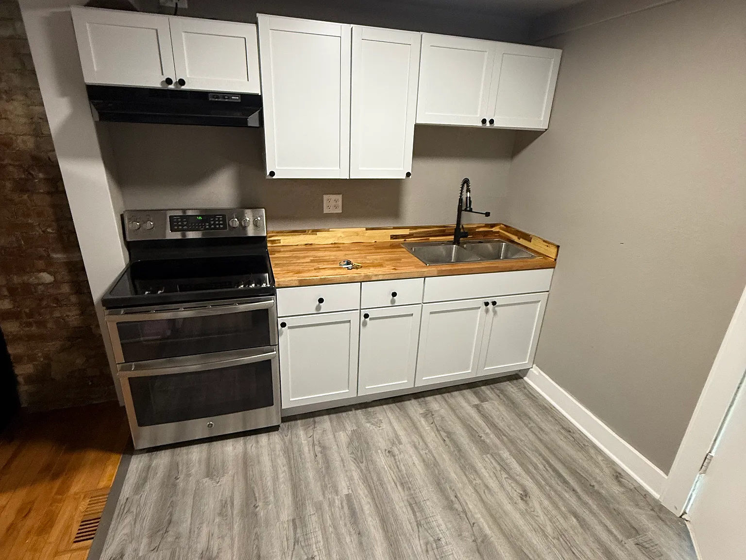 2 bed, 800 sqft, $1,525 — Photo 2