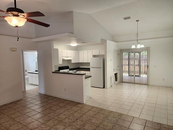 3rd image of 4540 SW 37th Ln Unit A