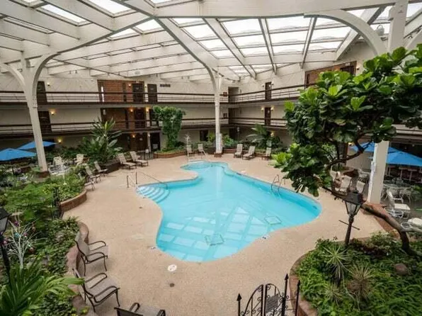 6100 West Stonehedge DRIVE #343, Greenfield, WI 53220