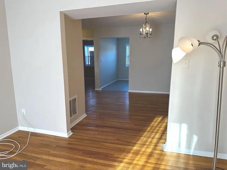 909 Silver Ct — Photo 7