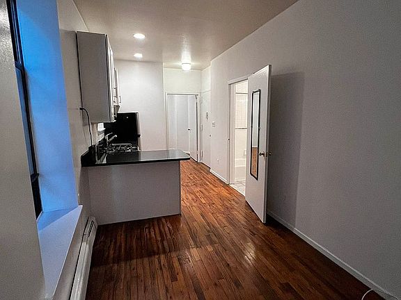 3rd image of 205 W 102nd St APT 2C