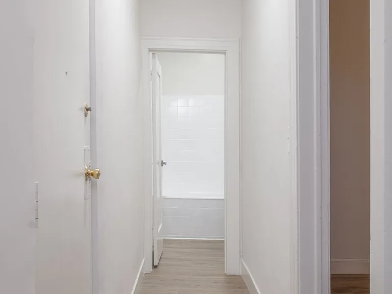 Westmore Manor — Photo 18