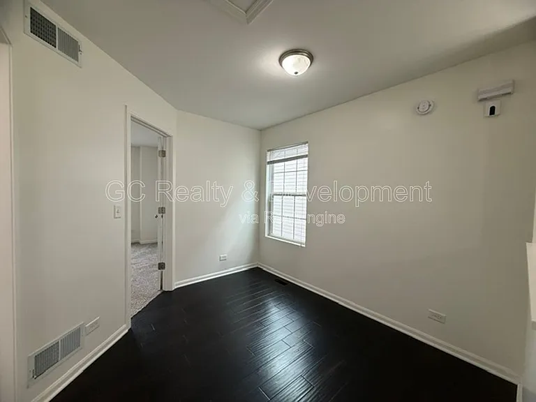 1016 Turin Dr — Photo 7