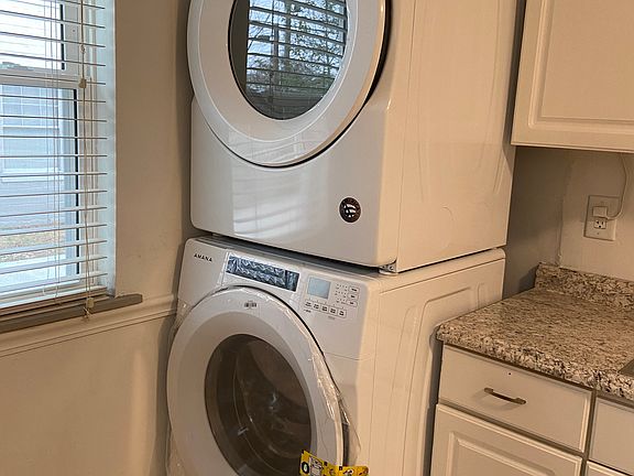 4th image of 1601 Carolyn Dr #1603