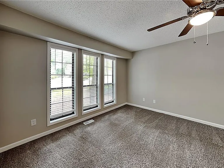 4031 Oak Stone Dr — Photo 8
