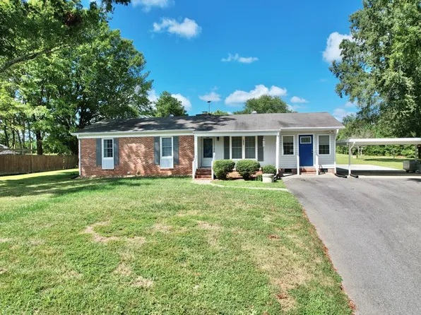1073 Holly Ct, Halifax, VA 24558