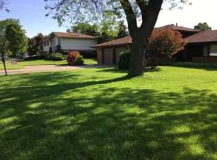 83 S Arlington Heights Rd, Elk Grove Village, IL 60007