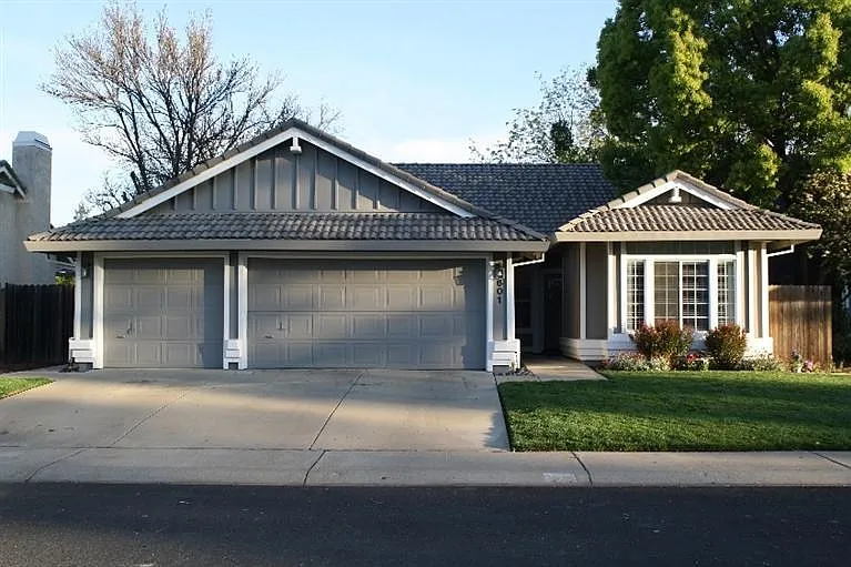 601 Scirocco Dr photo 1