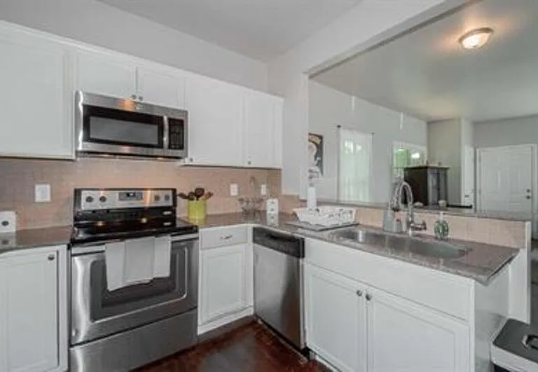906 Greenwood Ave NE #C — Photo 7