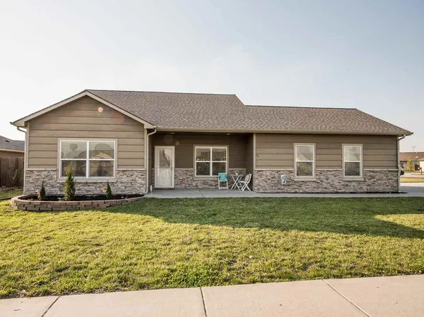 608 Northfield Rd, Manhattan, KS 66502