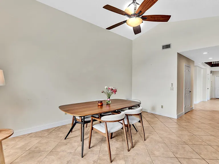 10310 Santiago St — Photo 24