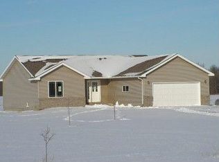 13450 750th St, Blooming Prairie, MN 55917