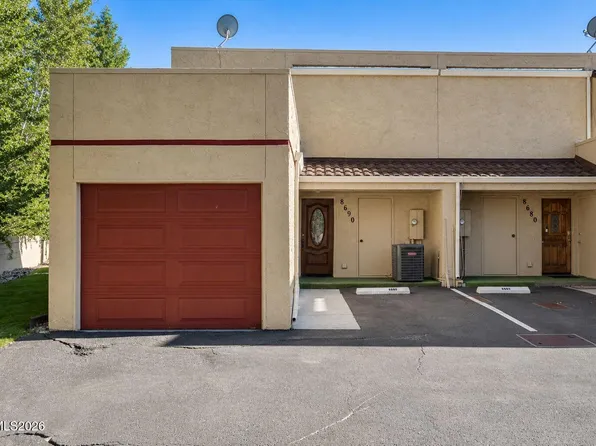 8690 Dixon Ln, Reno, NV 89511