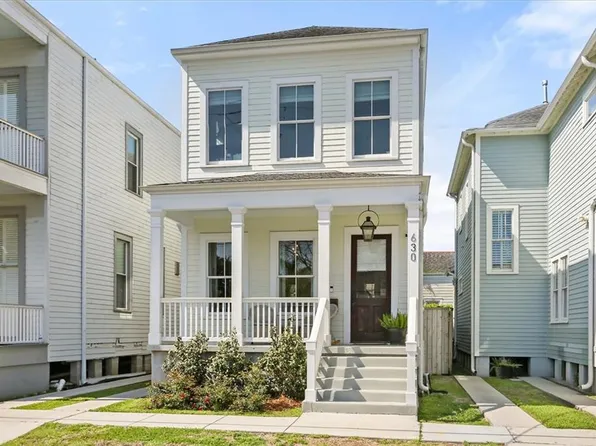 630 1st St, New Orleans, LA 70130
