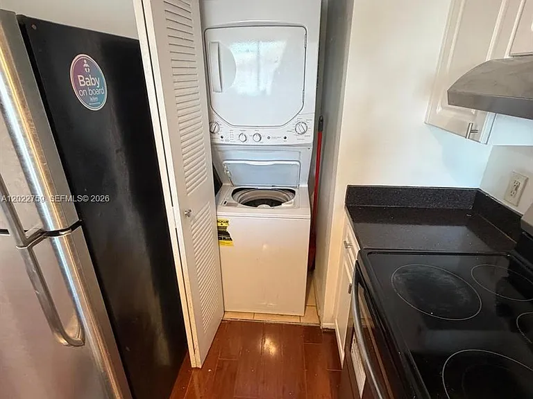 102 SW 6th Ave #305 — Photo 3