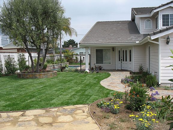 Front yard: view north 2008