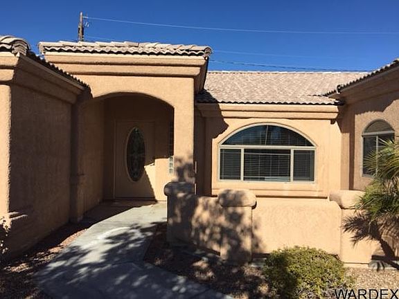 2nd image of 3117 Applewood Dr