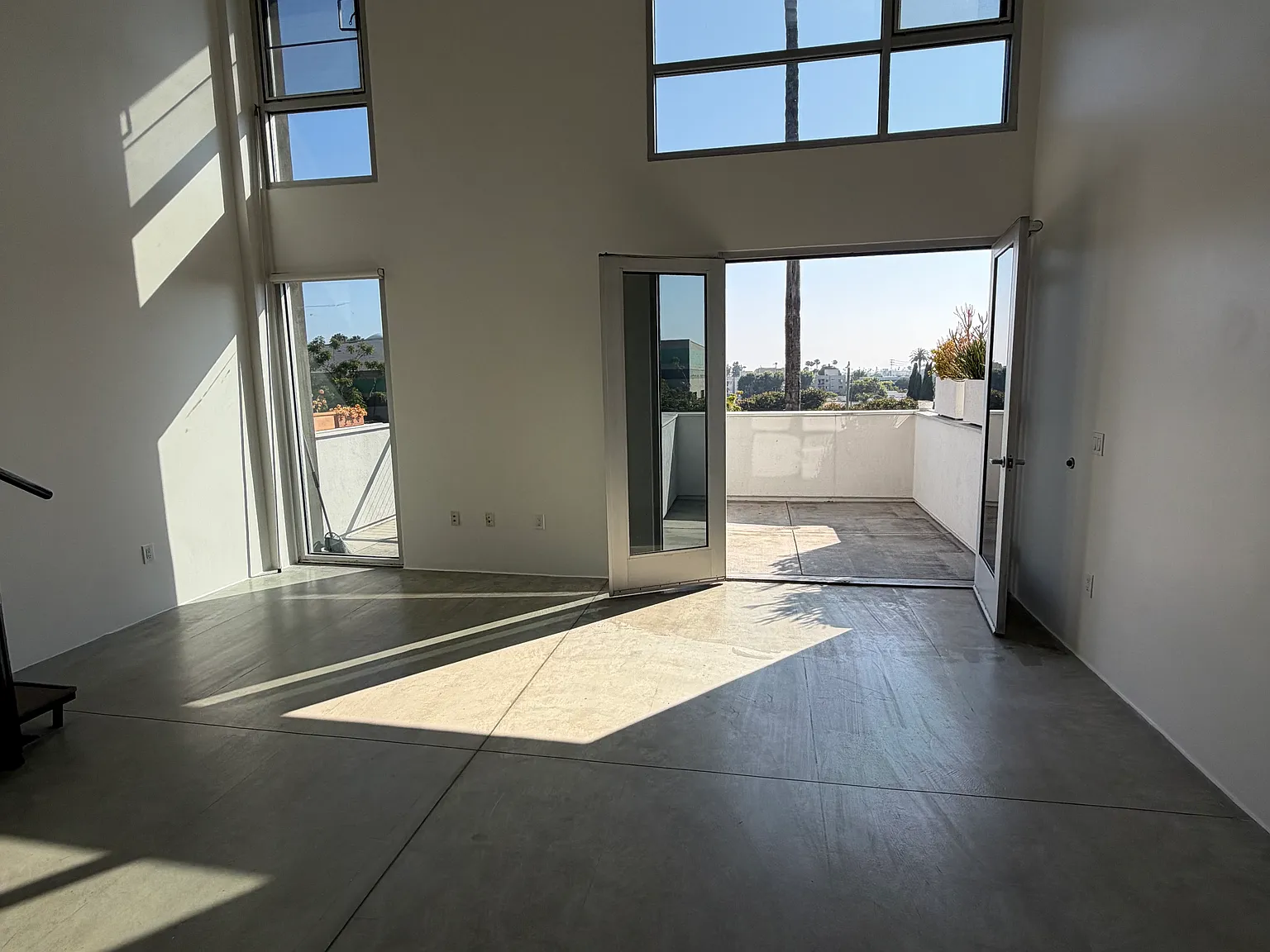 2 bed, 1800 sqft, $5,900 — Photo 3