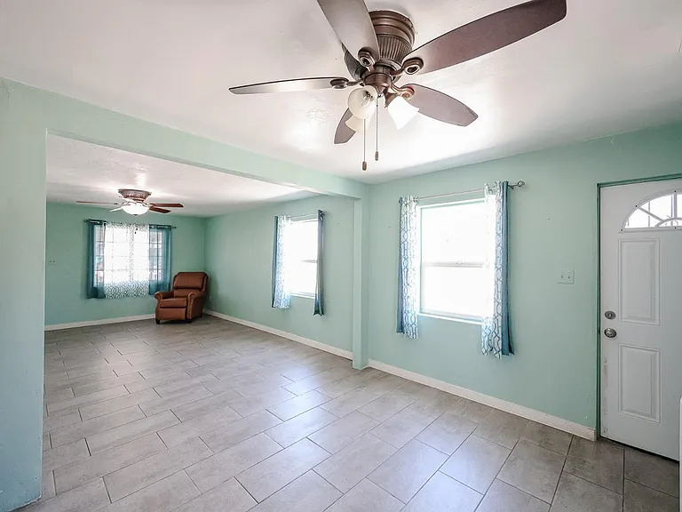 2217 E Harvard St — Photo 19