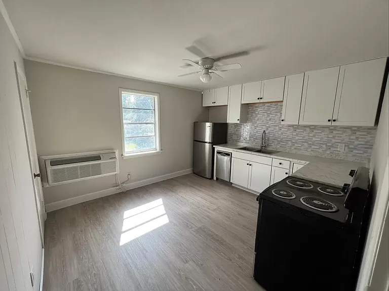 1524 Mosstree Rd #B — Photo 1