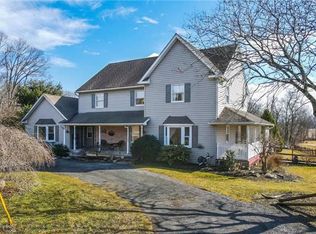 8953 N Loop Rd, Slatington, PA 18080