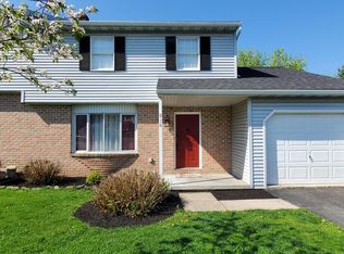 916 Timber Ln, Sinking Spring, PA 19608