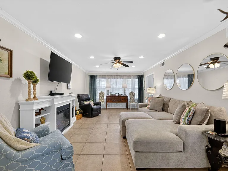 609 Peerman Pl — Photo 4