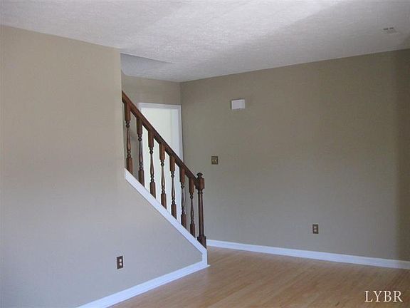 2nd image of 1464 Ashbourne Dr