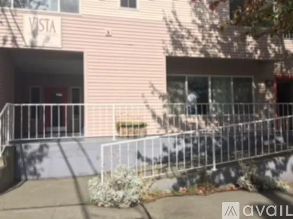 1018 NE 112th St, Seattle, WA 98125