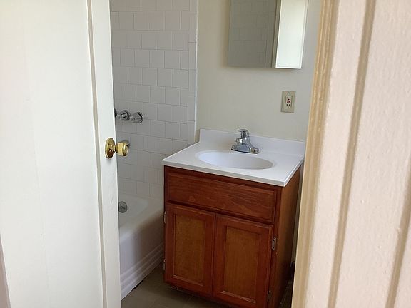 5th image of 5930-5932 Loma Vista Ave #A