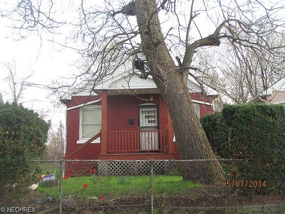 2nd image of 14806 Thames Ave