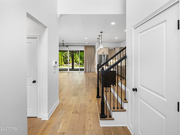 2nd image of 1412 Bronze Ln
