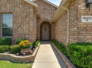 10413 Unity Dr, Fort Worth, TX 76108